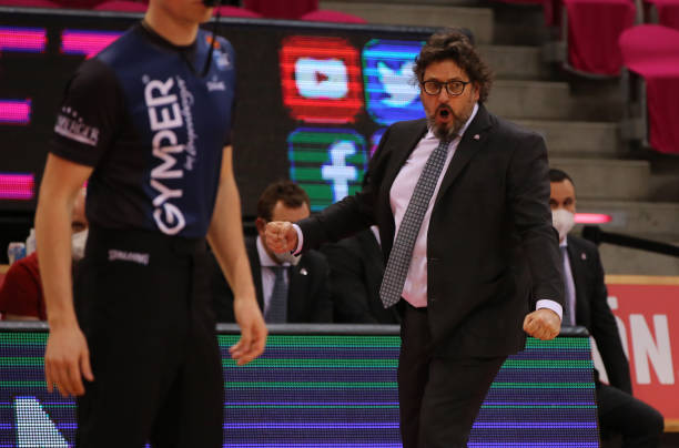 助球队赢得 助球队赢得