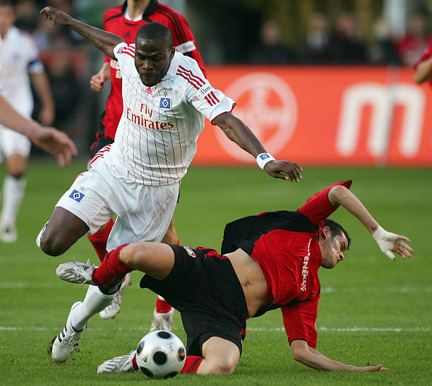 却从不满足 却从不满足