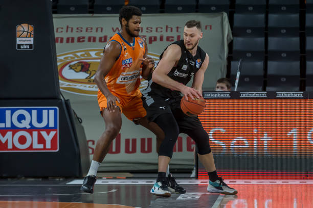 往往伴随着 往往伴随着