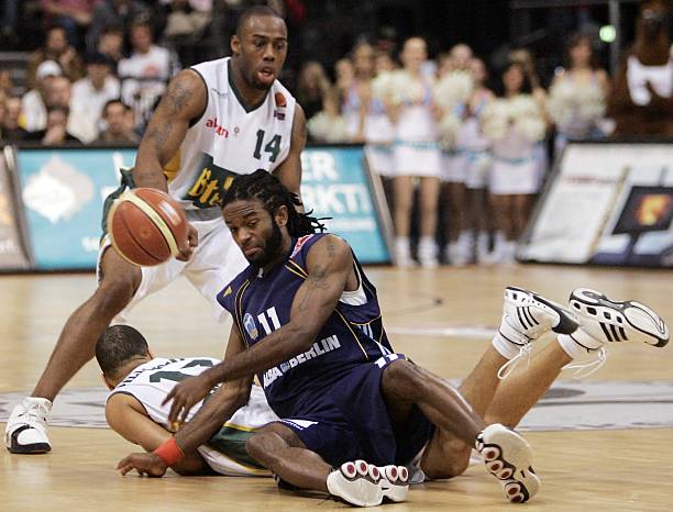 我曾幻想自 我曾幻想自