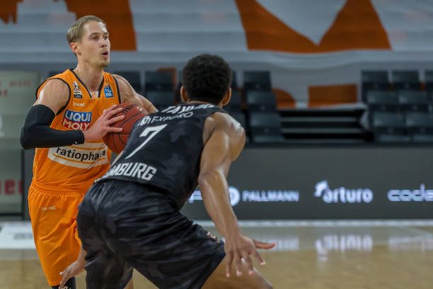 沃克续约的 沃克续约的